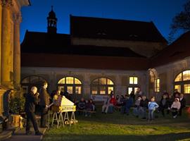 Barokní operní zpěv a renesanční tance při Loretánské noci 2013 v Rumburku